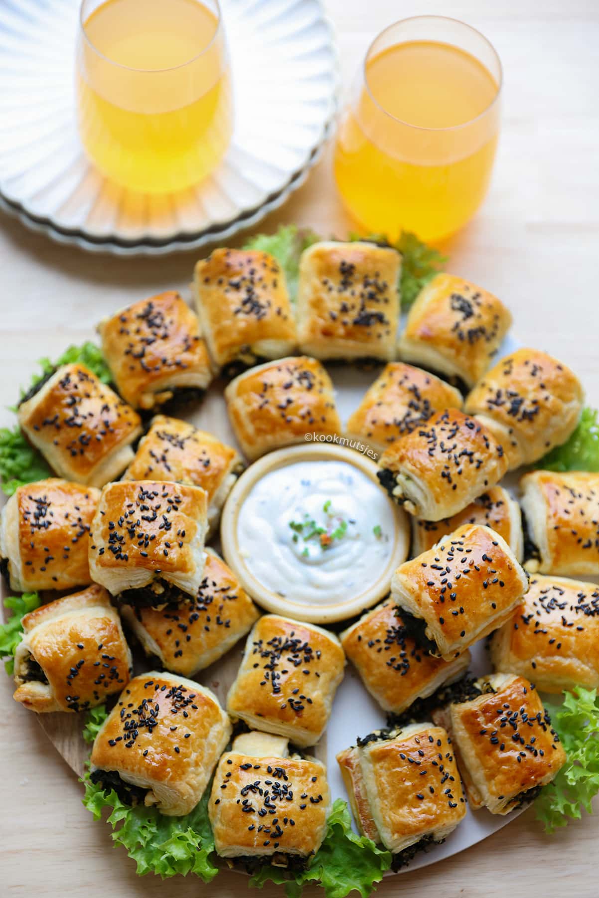 Bladerdeeghapjes met Spinazie en Fetakaas eindresultaat Kookmutsjes