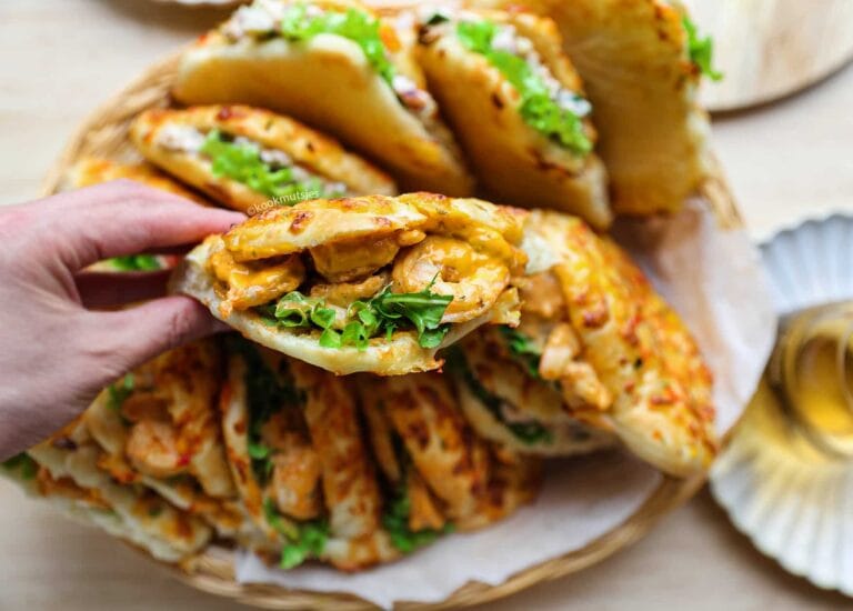 Triangle Bread With Spicy Shrimps