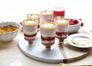 Frambozen toetjes in glas Kookmutsjes