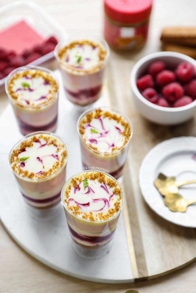 Frambozen toetjes in glas eindresultaat Kookmutsjes