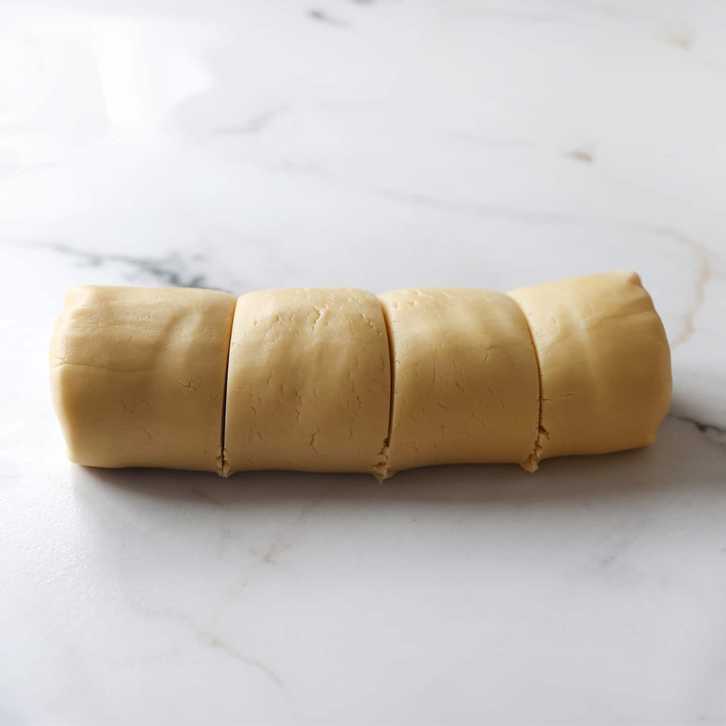 Koekjesdeeg door 4 delen