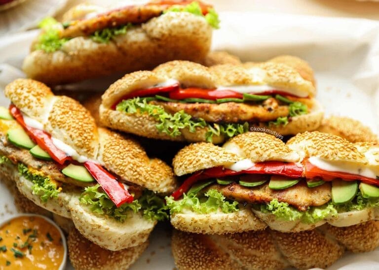 Gevlochten Sesambroodjes met Kip