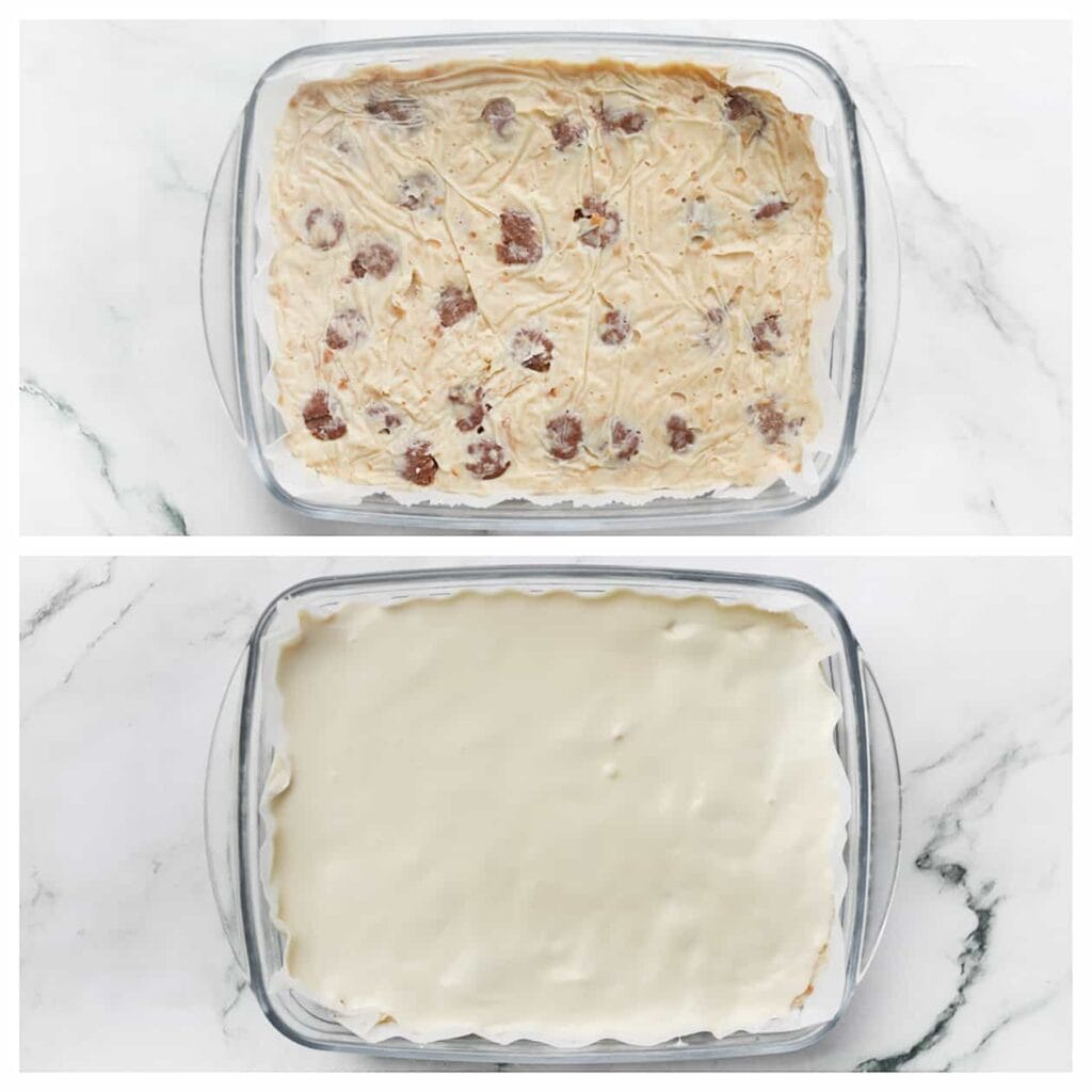 Giet de gesmolten witte chocolade over de koek en laat deze stevig worden.