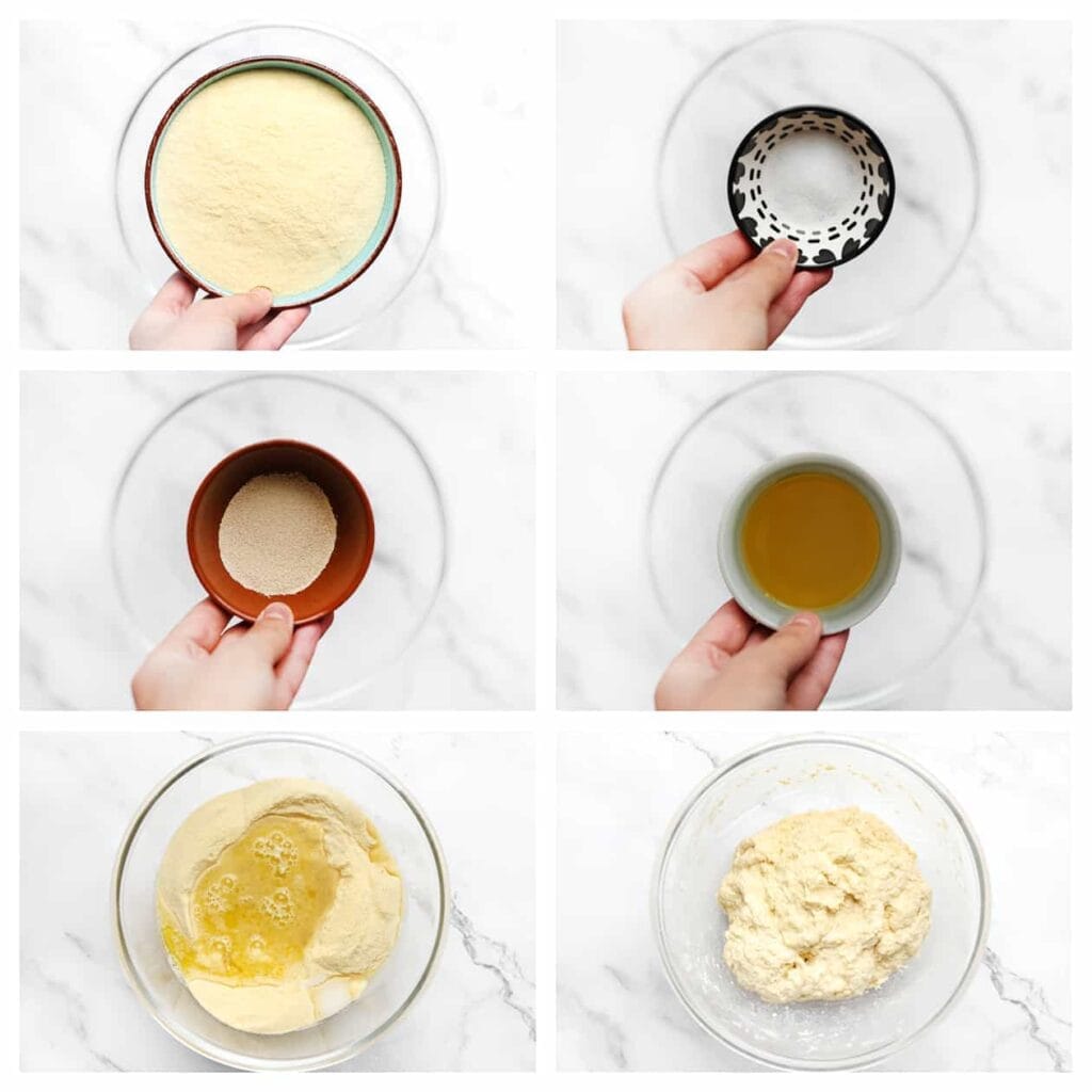 Voeg de bloem, fijne griesmeel, honing, het zout, de gist en het lauwwarme water toe aan een diepe kom. Meng goed en kneed 10-12 minuten tot een samenhangend deeg.