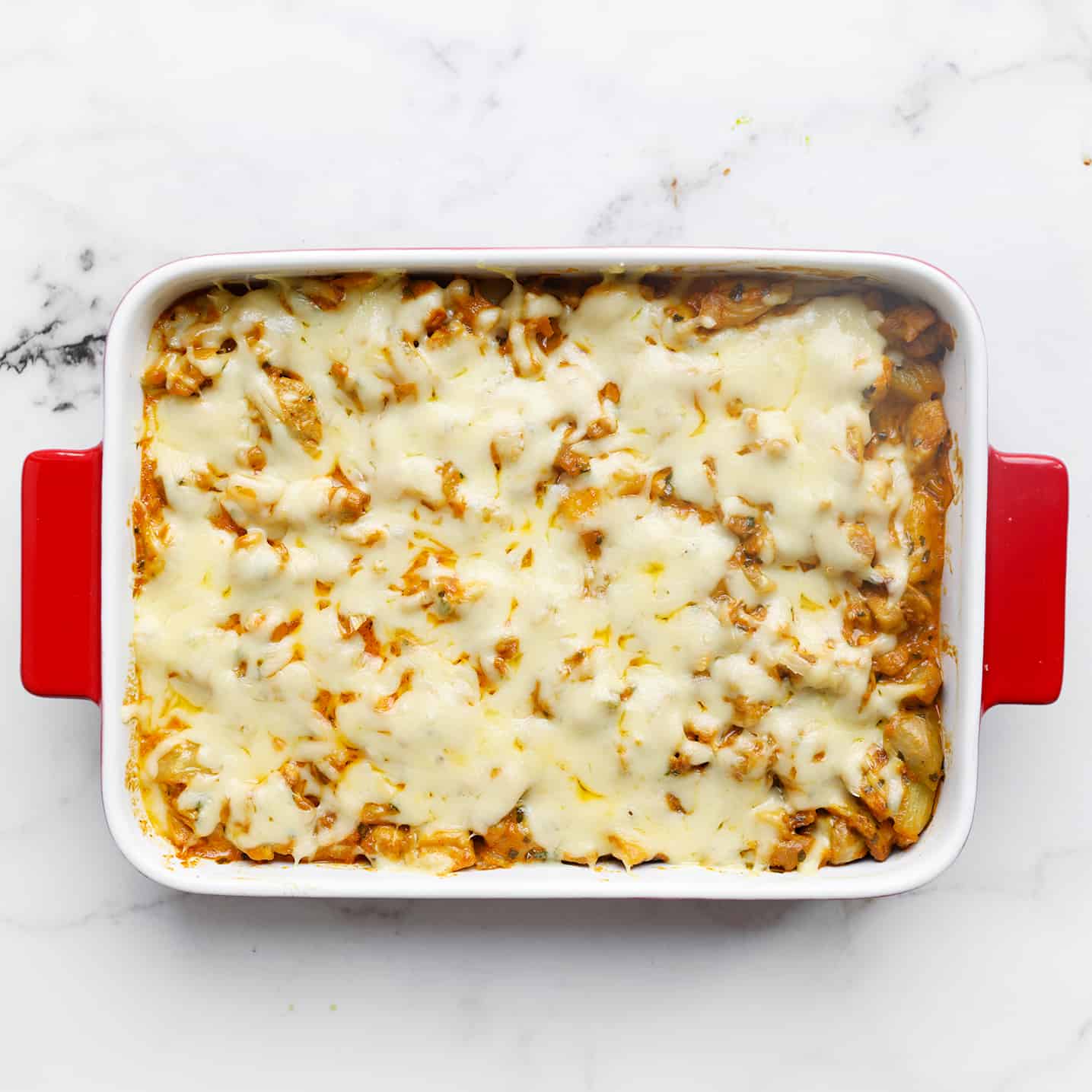 Kip aardappelschotel bakken in de oven