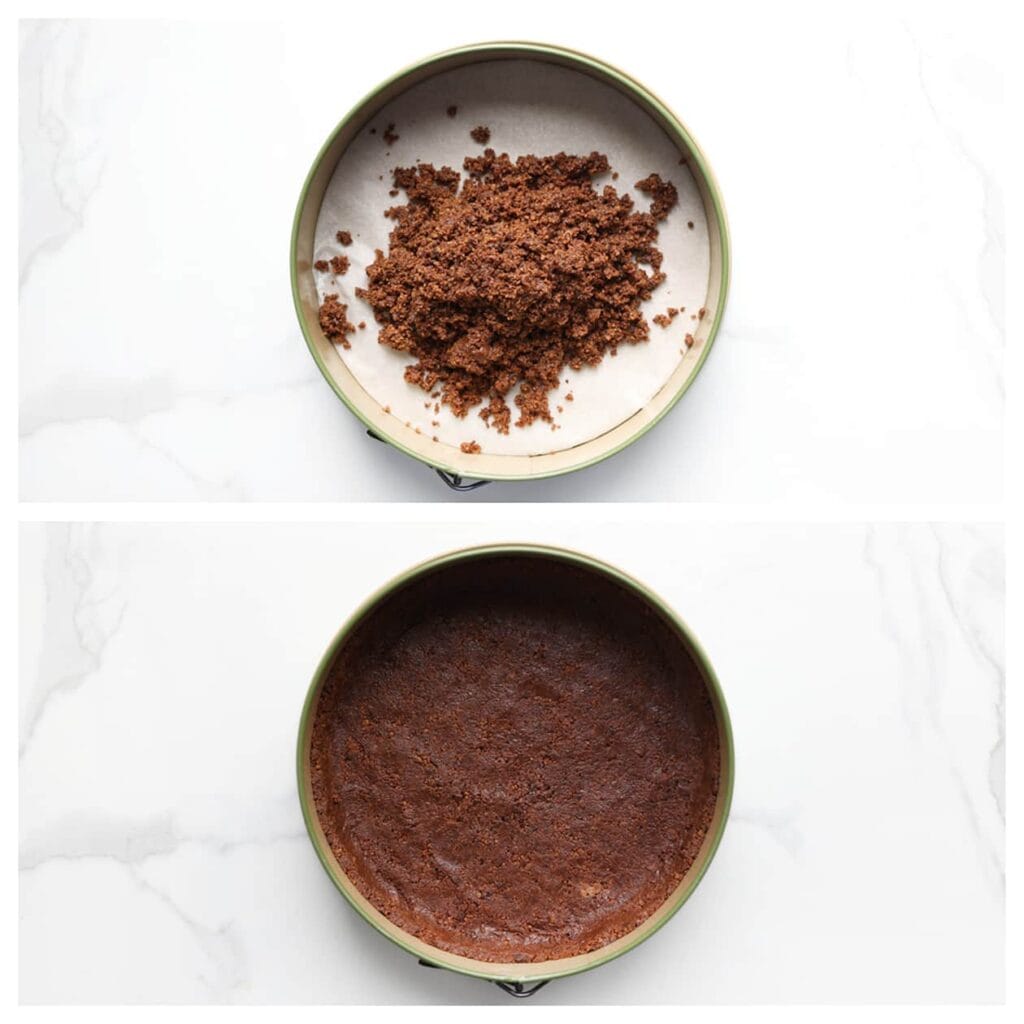 Verdeel het koekjesdeeg over de bodem van een bakvorm en druk het goed aan met de onderkant van een lepel. Zet de bakvorm even in de koelkast.