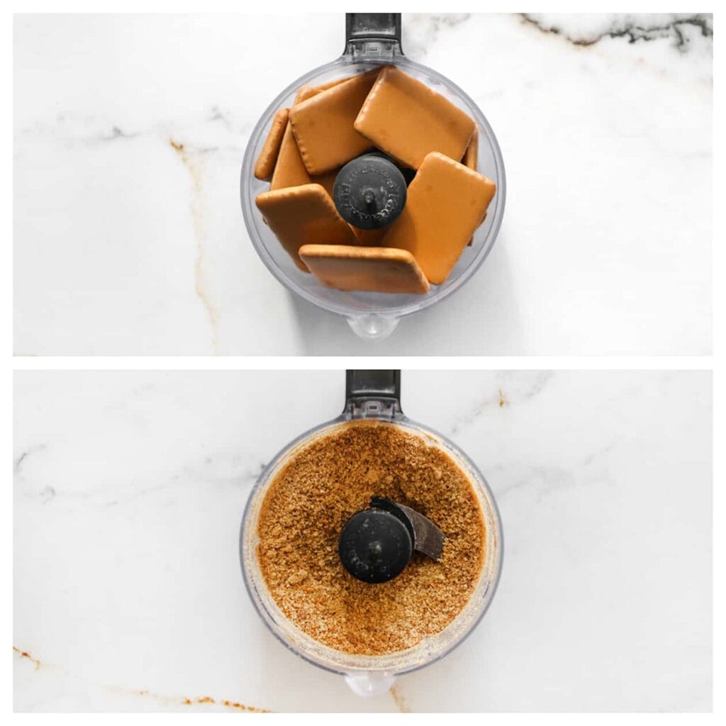 Maal de café noir koekjes fijn in een hakmolen.