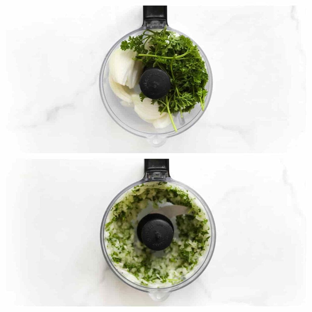 Doe 150 gram gele ui, peterselie en koriander in een hakmolen en maal fijn.