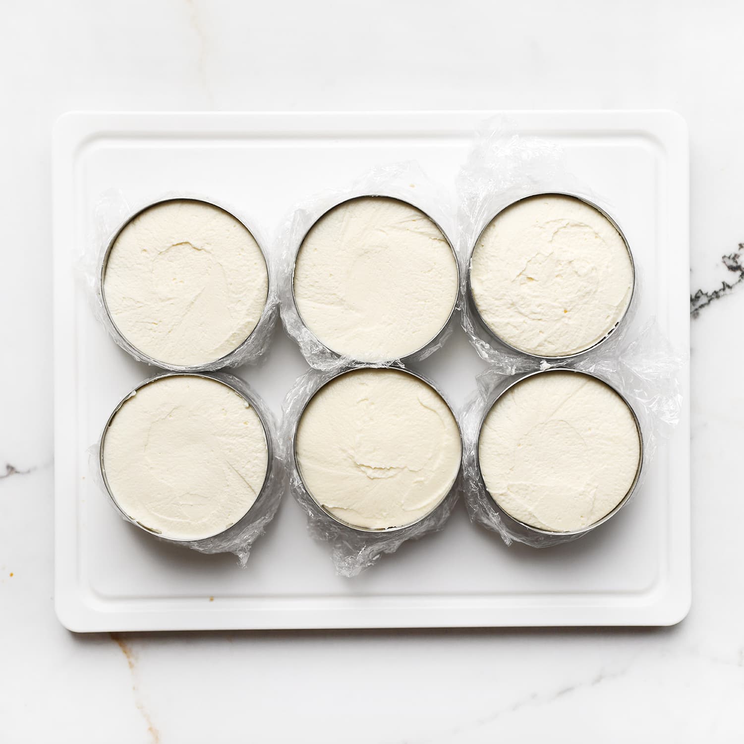 Biscoff desserts laten opstijven in de koelkast