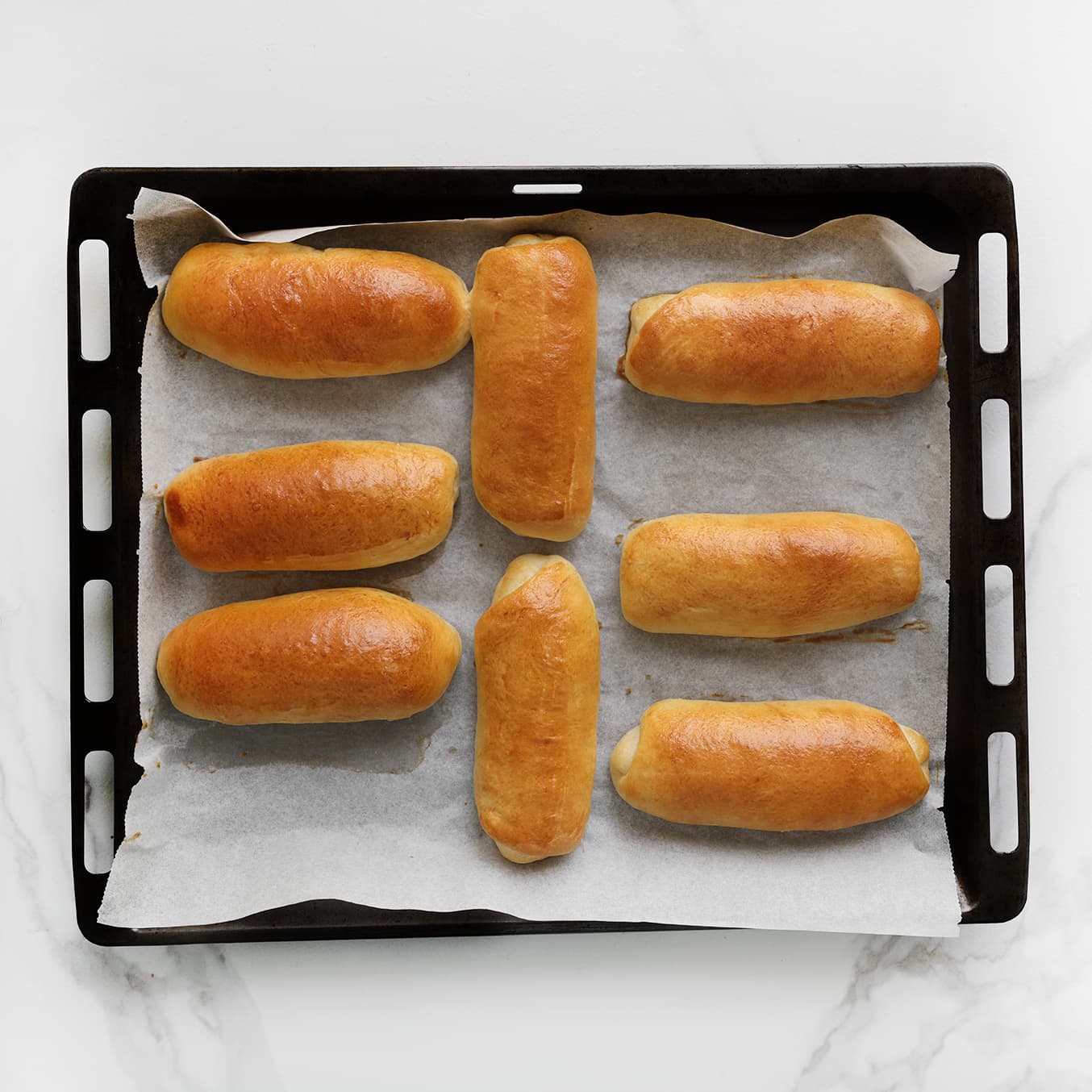 Broodjes goudbruin bakken in de oven