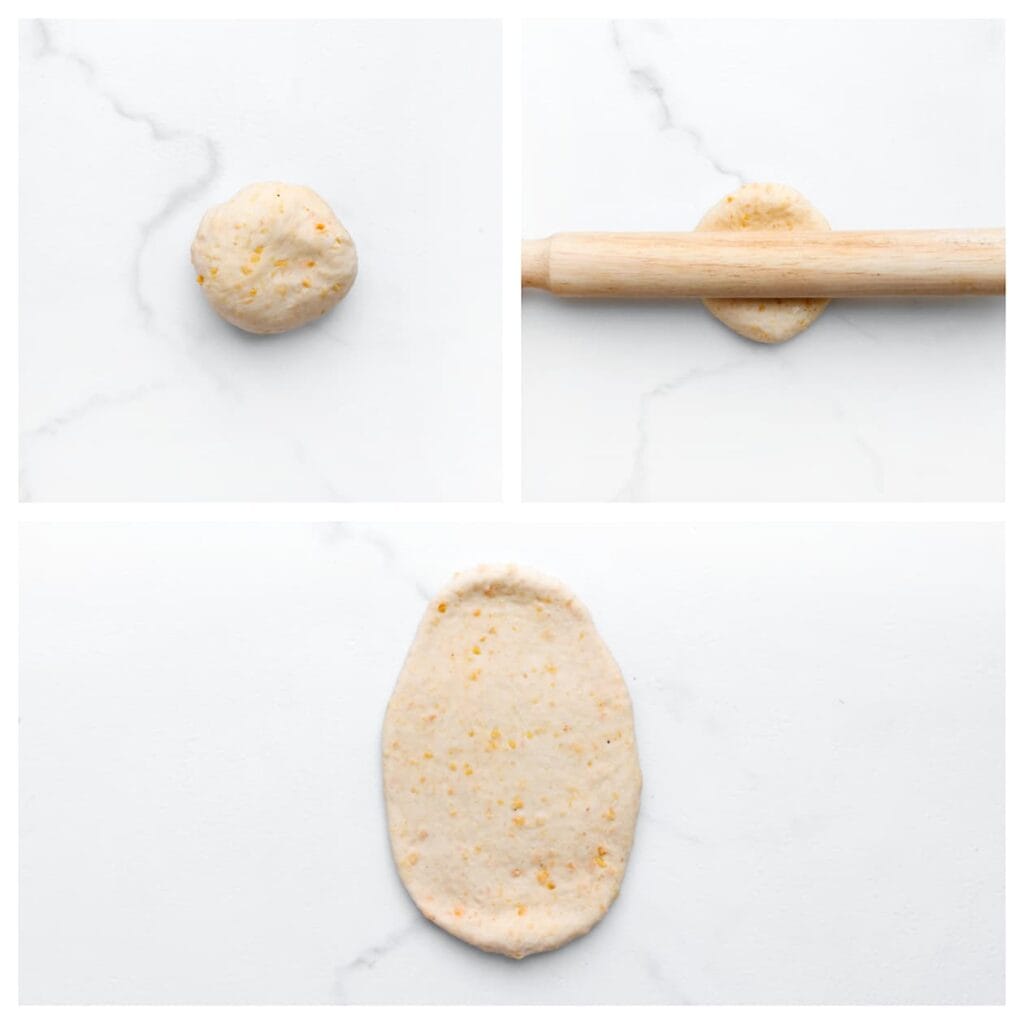 Rol elk bolletje plat met een deegroller tot een ovaal. 