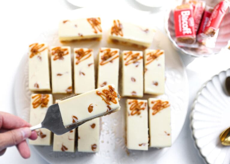 Karamel Poke Cake