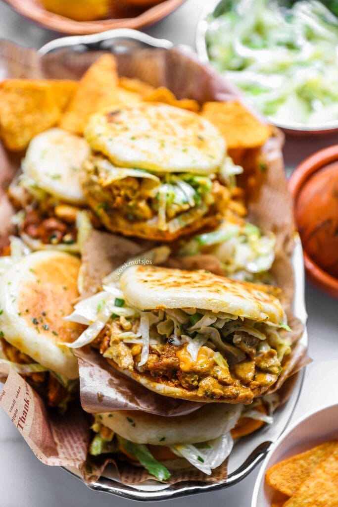 Luchtige Broodjes met Kippendijen eindresultaat Kookmutsjes