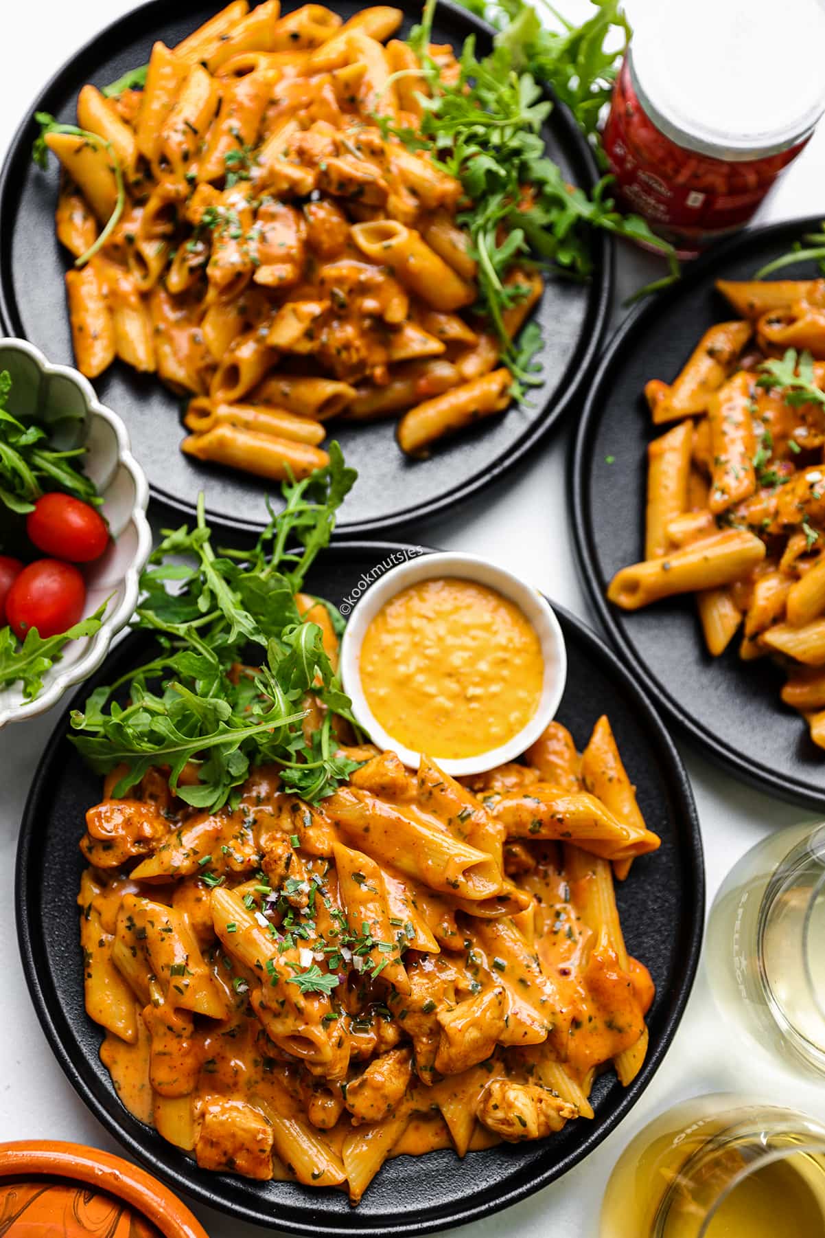 Penne met kippendijen in kaassaus eindresultaat Kookmutsjes