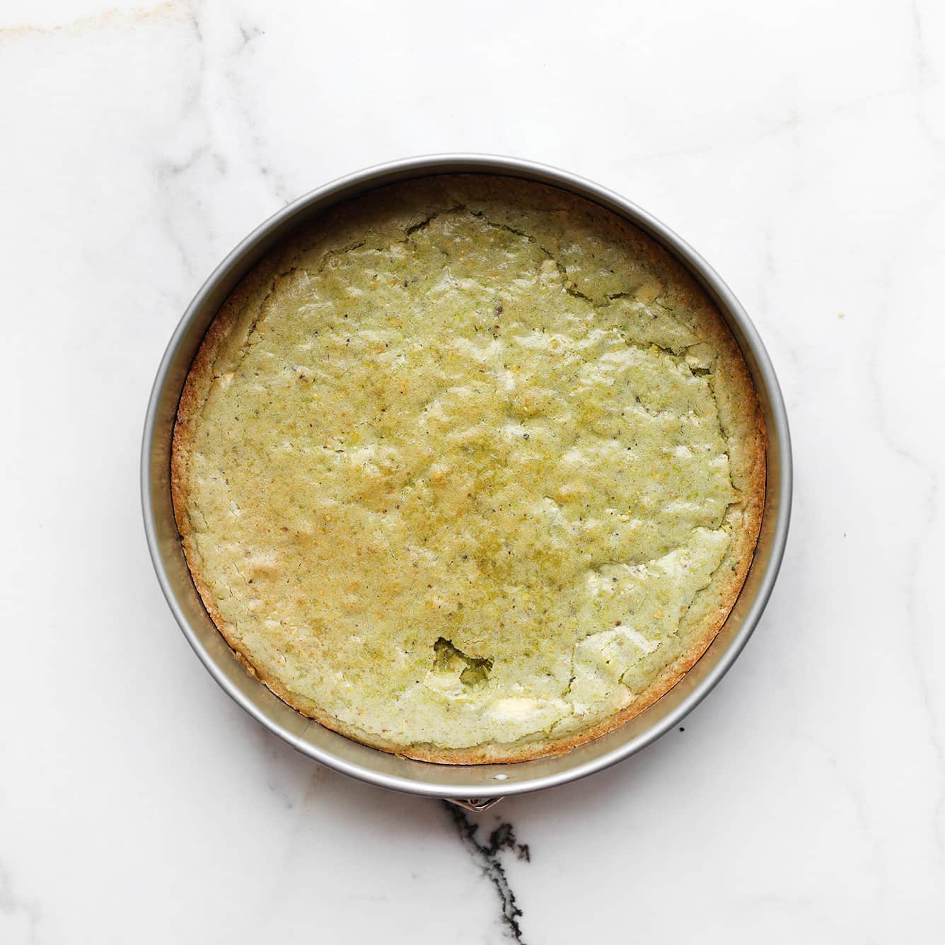 Pistache-brownie bakken in de oven