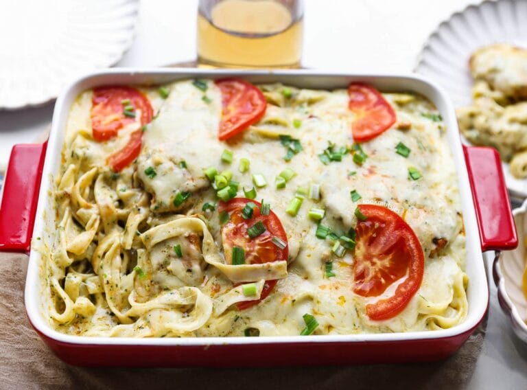 Creamy Tagliatelle with Chicken in Pesto Sauce