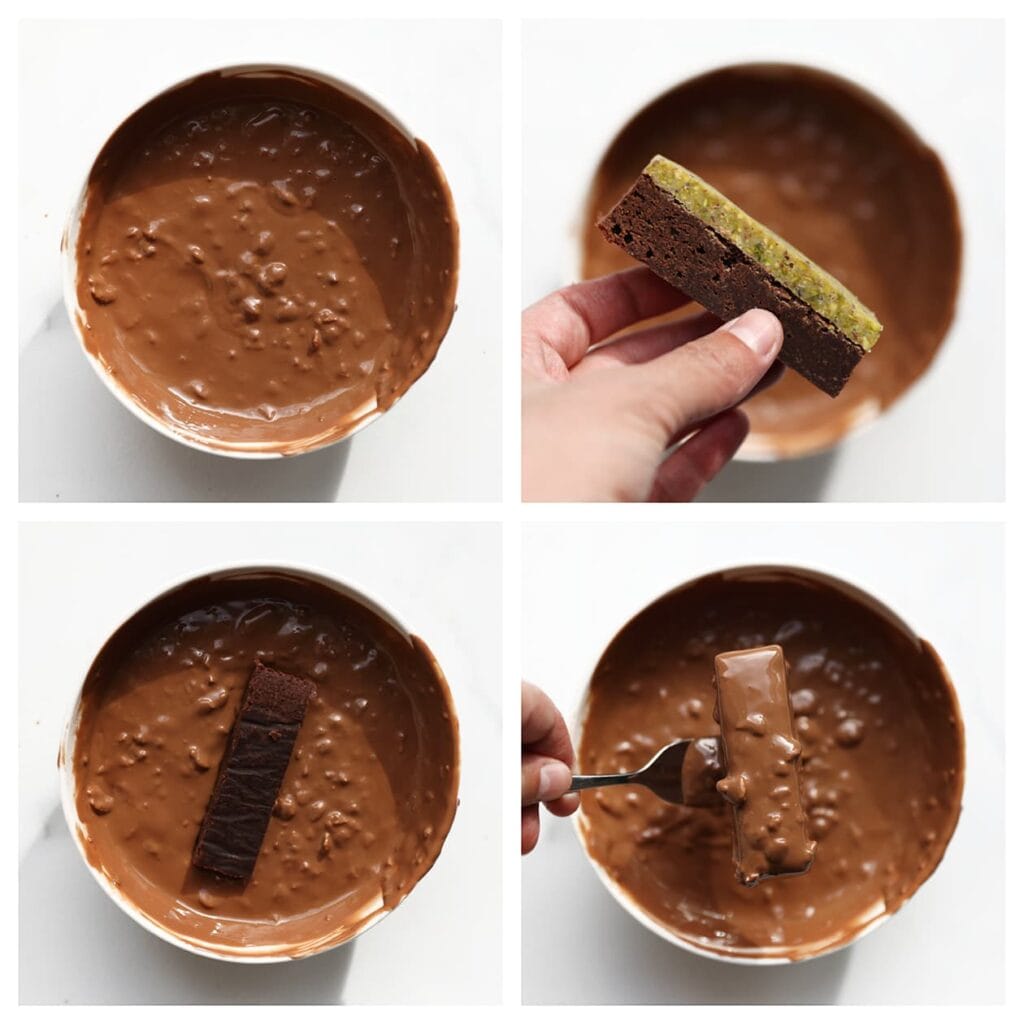 Haal de pistache-brownie repen een voor een door de gesmolten chocolade.