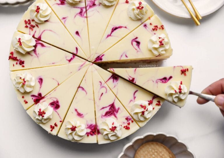 Raspberry Cookie Cheesecake