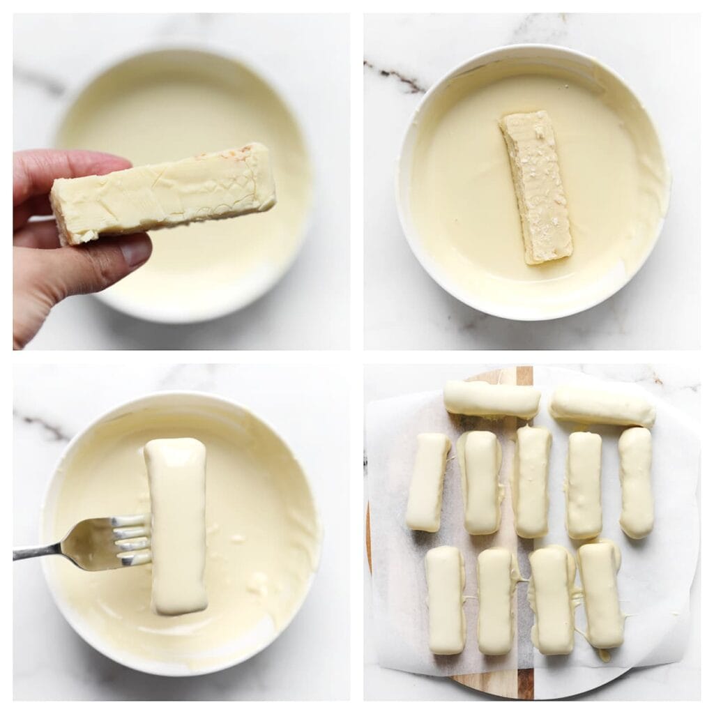 Haal elk stuk koek door de gesmolten witte chocolade en leg ze op een vel bakpapier.