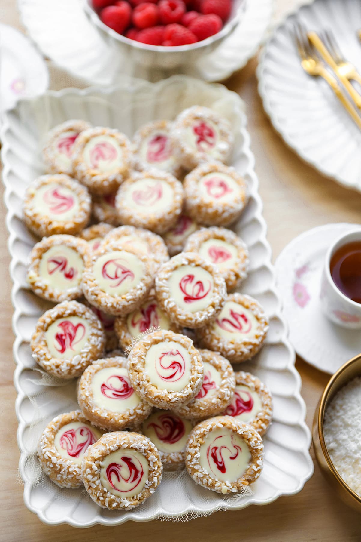Frambozen Macadamia Koekjes met Witte Chocolade (No bake) eindresultaat Kookmutsjes