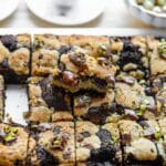 Pistache Brownies met Cookiedough Kookmutsjes