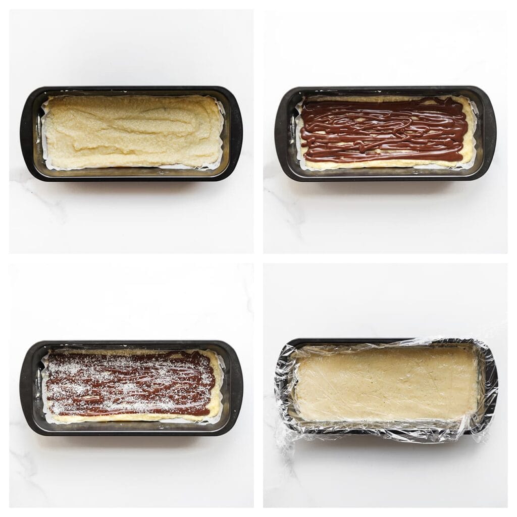 Verdeel de helft van het kokosmengsel gelijkmatig over de bodem van een vorm. Spuit een laag chocoladeganache over het kokosmengsel en strooi hier wat geraspte kokos overheen. Schep het overige kokosmengsel eroverheen en maak het oppervlak glad met behulp van huishoudfolie. Plaats de vorm 2-3 uur in de vriezer, of laat het een hele nacht opstijven.