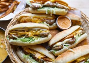 Griesmeelbroodjes met Gehakt Kookmutsjes