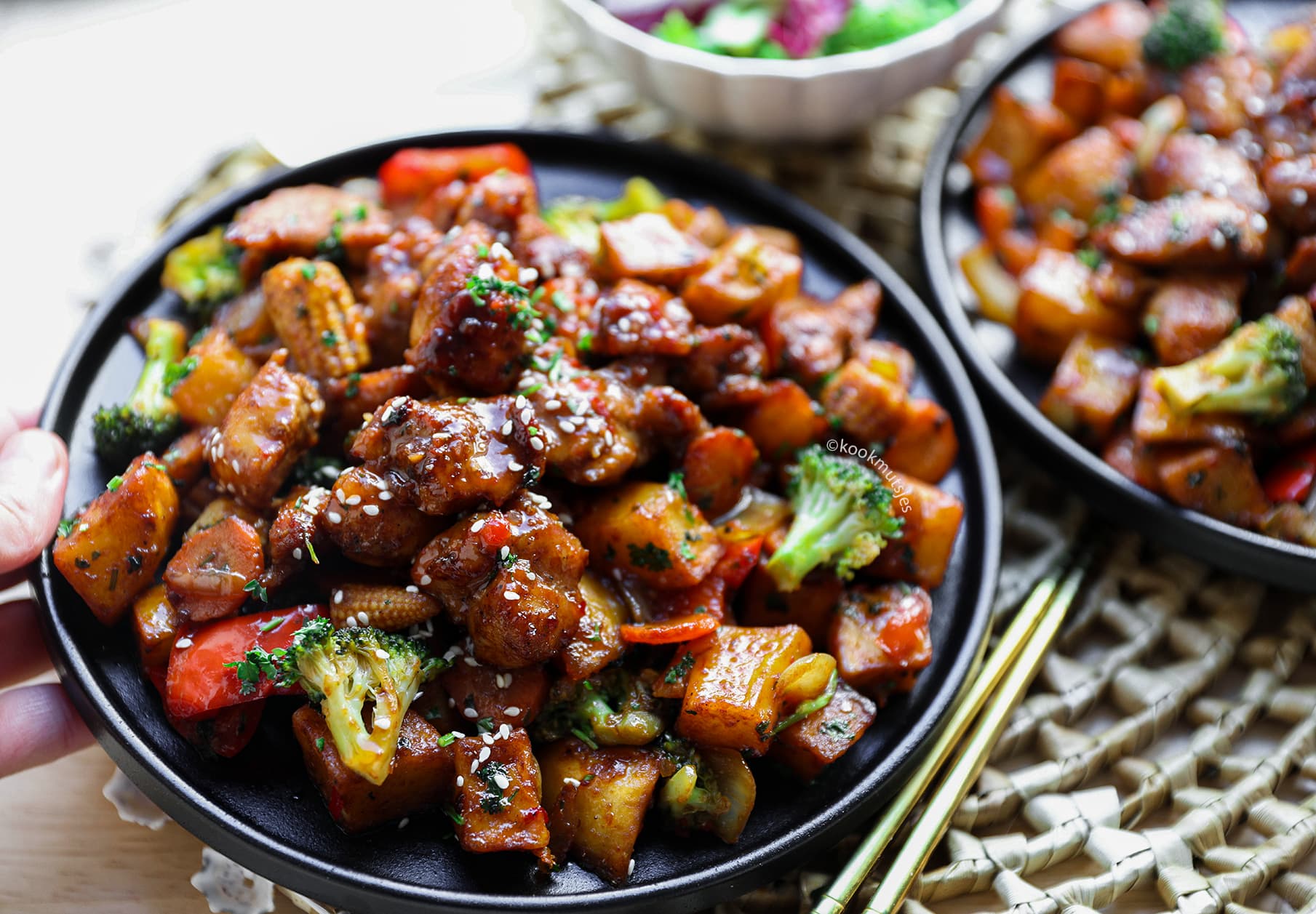 Aardappelwok met Kippendijen Kookmutsjes