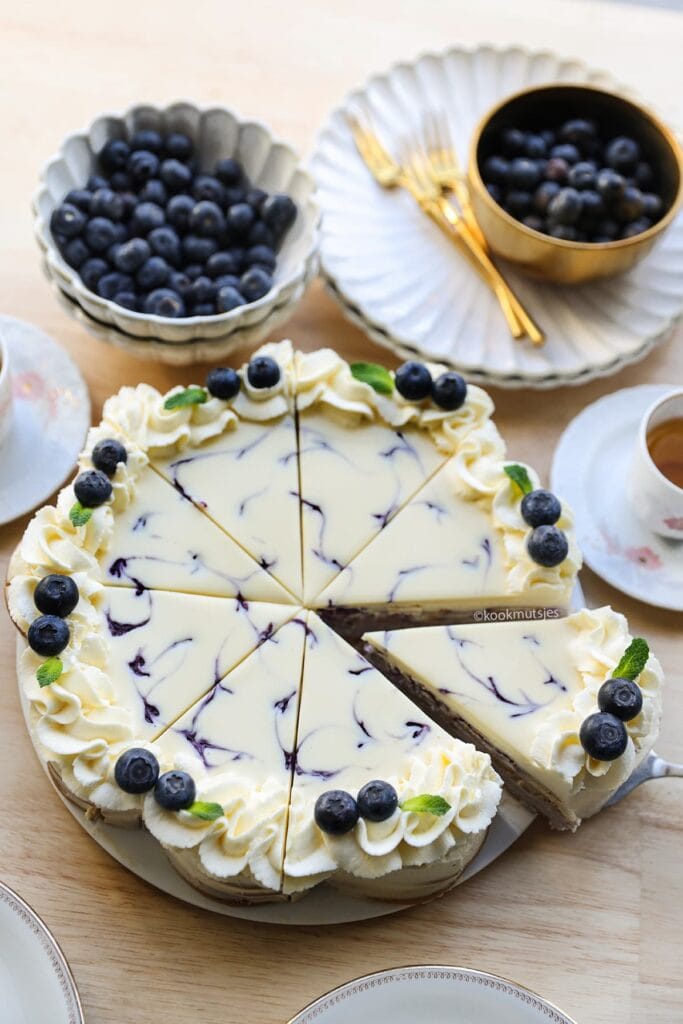 Bosbessentaart No Bake eindresultaat Kookmutsjes