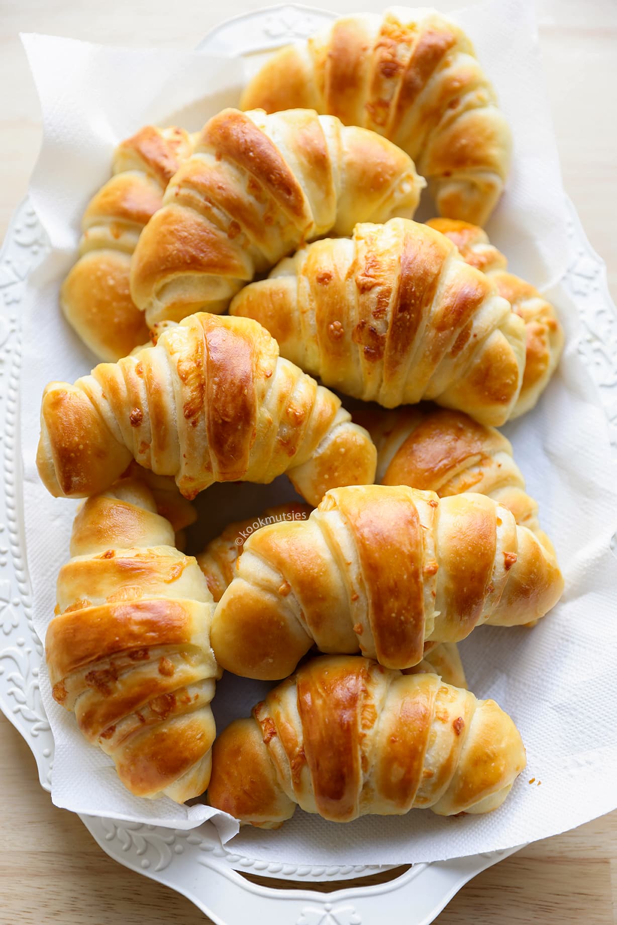 Gevulde croissantbroodjes met kaas eindresultaat van Kookmutsjes