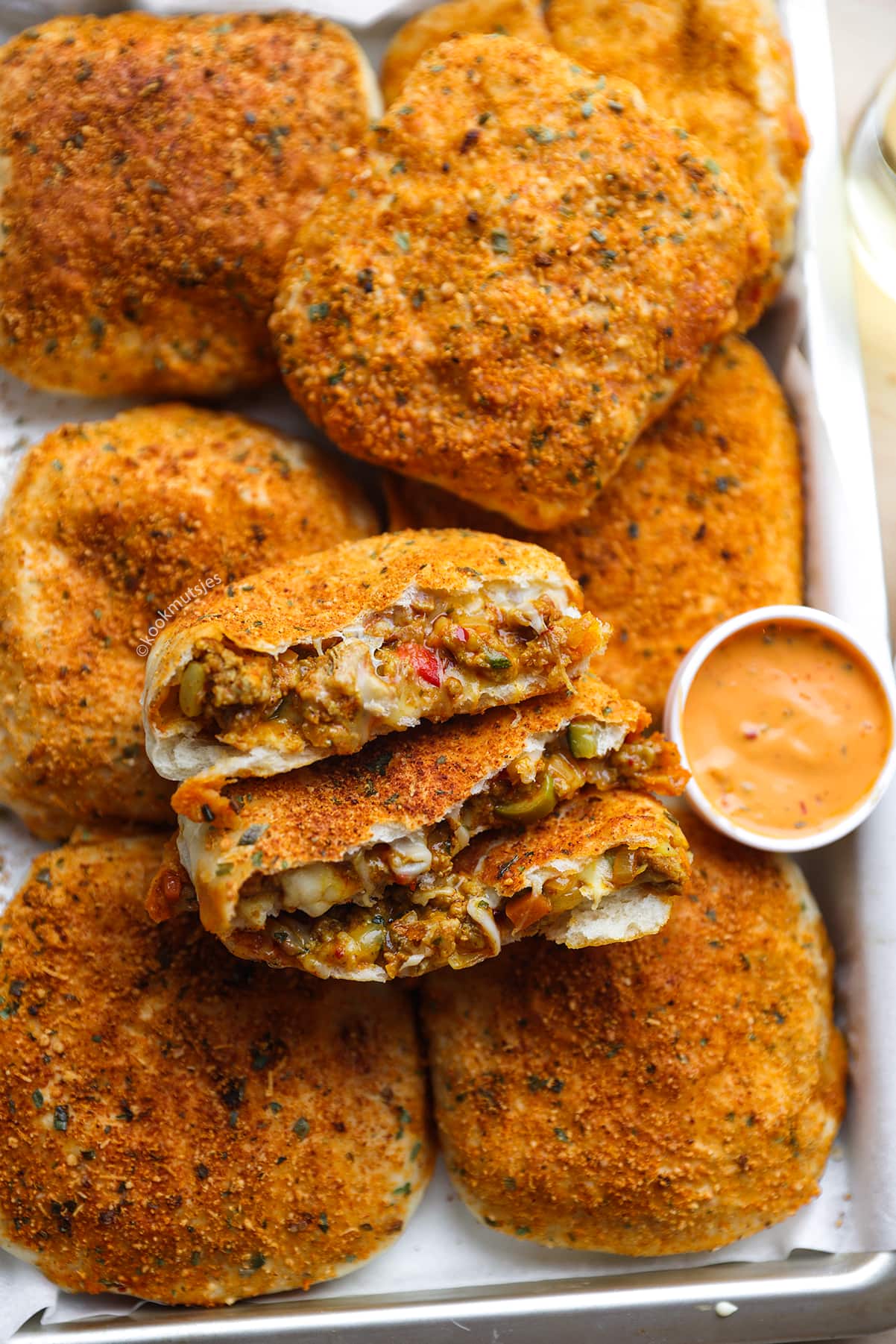 Cheesy Gehaktbroodjes eindresultaat Kookmutsjes