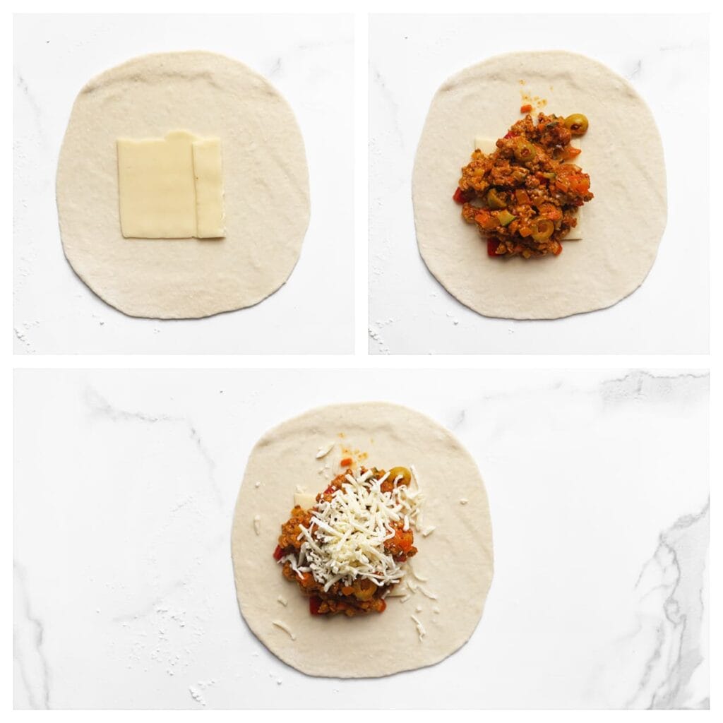 Leg er een plakje jonge kaas op, gevolgd door 100 gram van het gehaktmengsel en geraspte mozzarella.