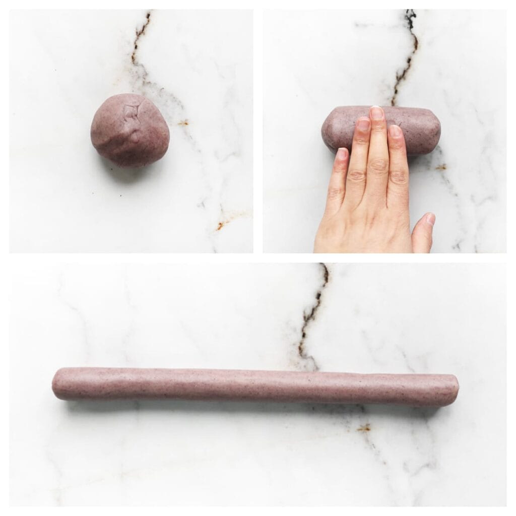 Rol elk stuk uit tot een lange, gelijkmatige streng van ongeveer 34 cm.