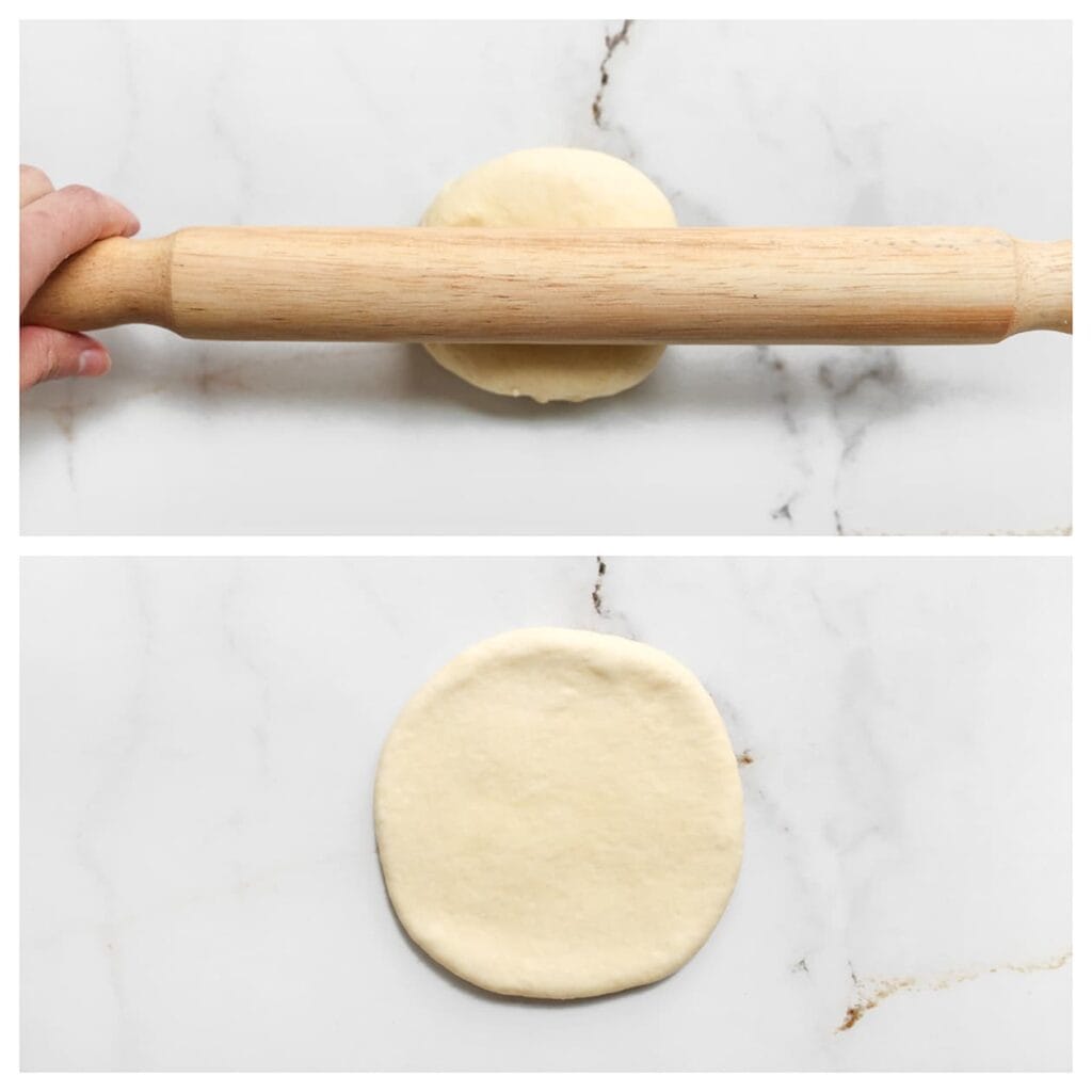 Rol het deeg iets plat.