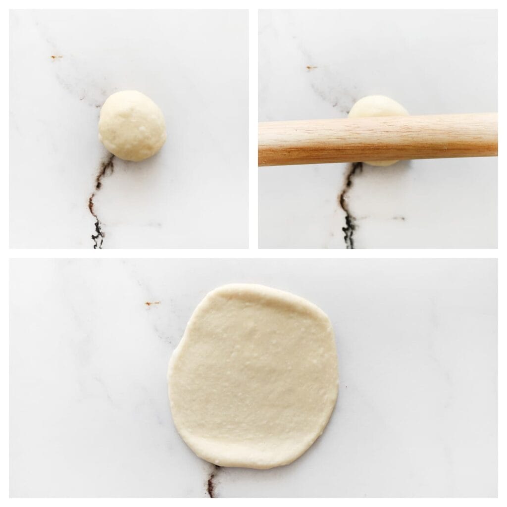 Neem een bol en rol deze uit tot een cirkel met een doorsnede van ongeveer 11 cm.