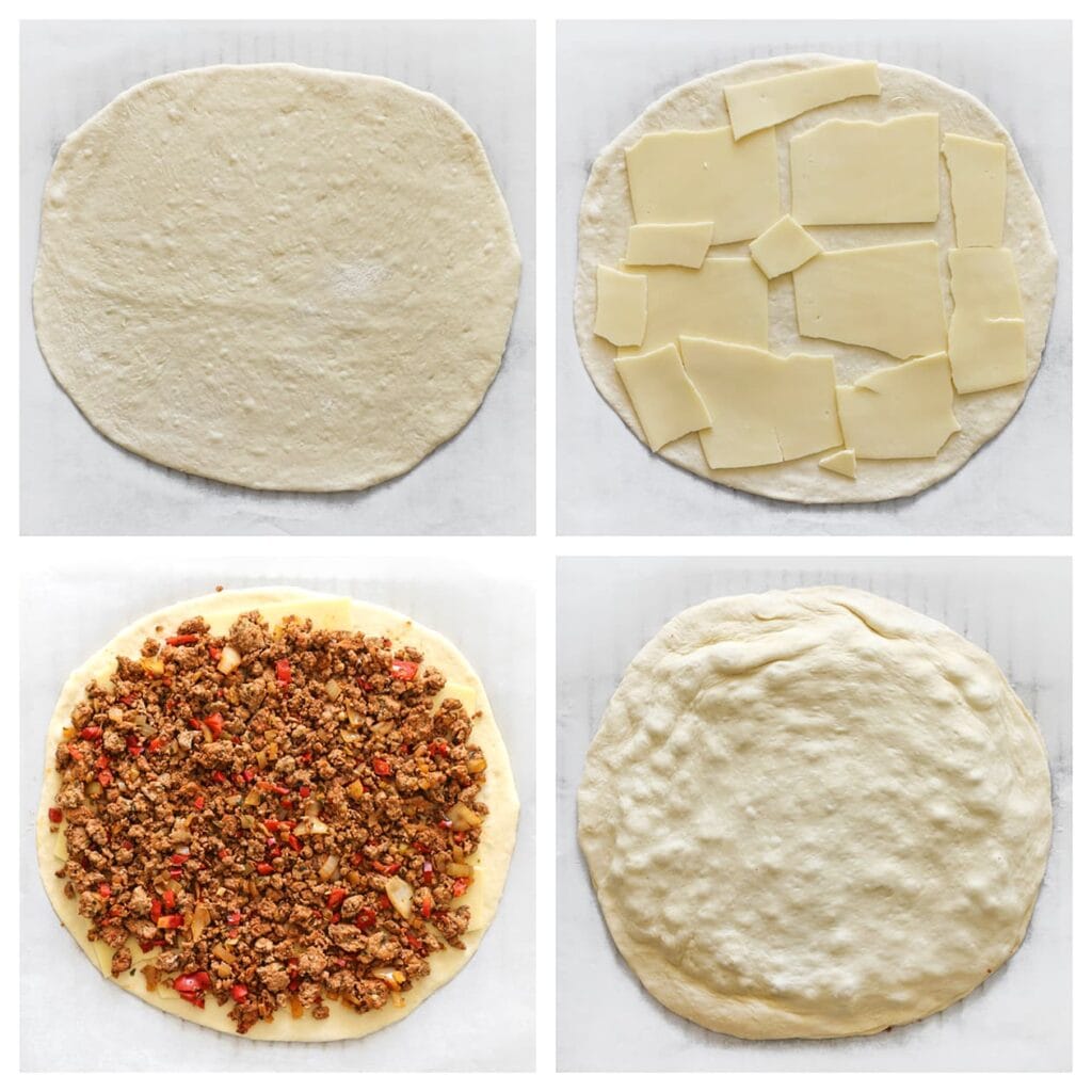 Leg één deegcirkel op een met bakpapier beklede bakplaat. Beleg met plakjes jonge kaas en verdeel het gehaktmengsel erover. Leg de tweede deegcirkel erbovenop en druk de randen goed dicht.