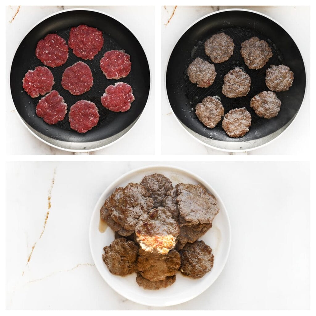 Verhit een koekenpan op middelhoog vuur en bak de burgers in 1-2 minuten per kant goudbruin en gaar. Haal ze uit de pan en laat afkoelen.