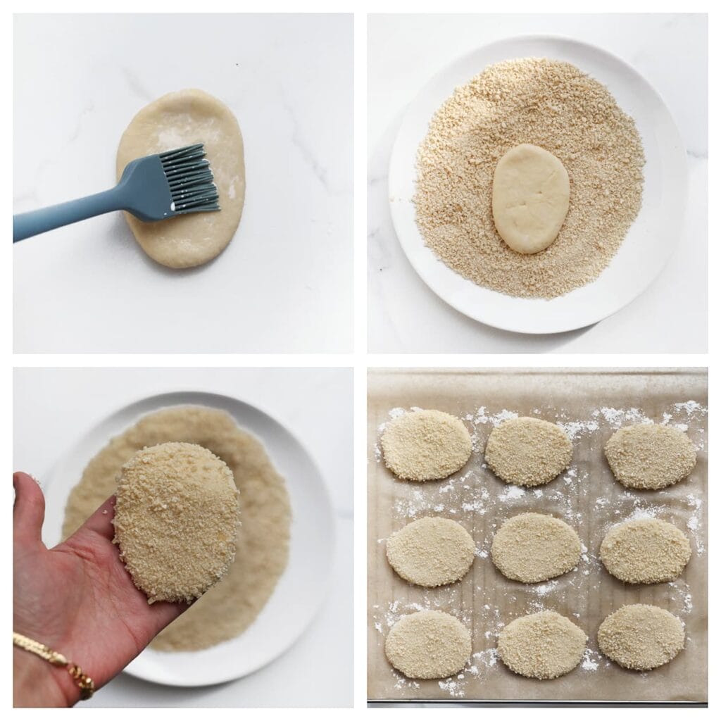 Bestrijk het deeg met melk en haal het door de panko broodkruimels. Leg de broodjes op een bakplaat met bakpapier.