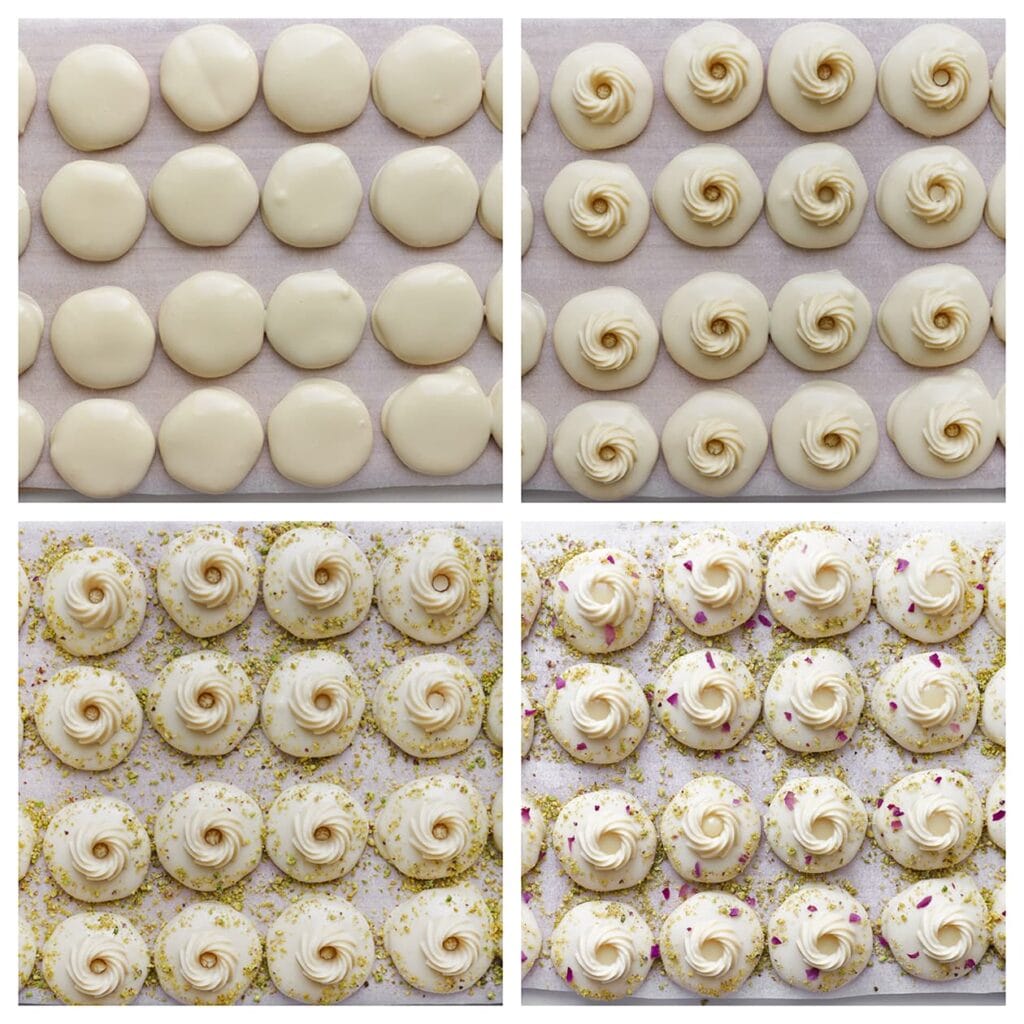 Garneer de koekjes met een chocoladetulband, gehakte pistachenoten en rozenblaadjes. Laat de chocolade volledig uitharden.