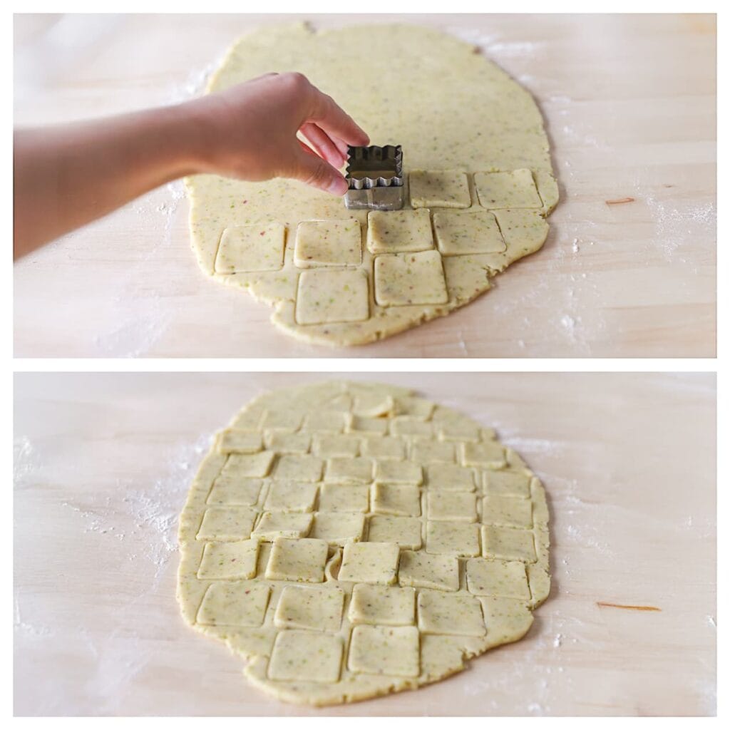 Steek met een koekjesuitsteker de gewenste vorm uit.