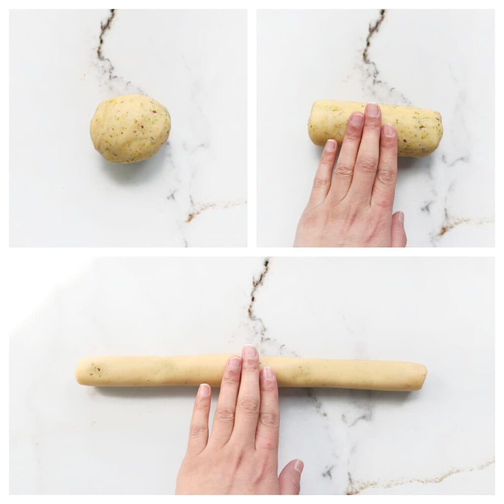 Rol elk stuk uit tot een lange, gelijkmatige streng van ongeveer 34 cm.