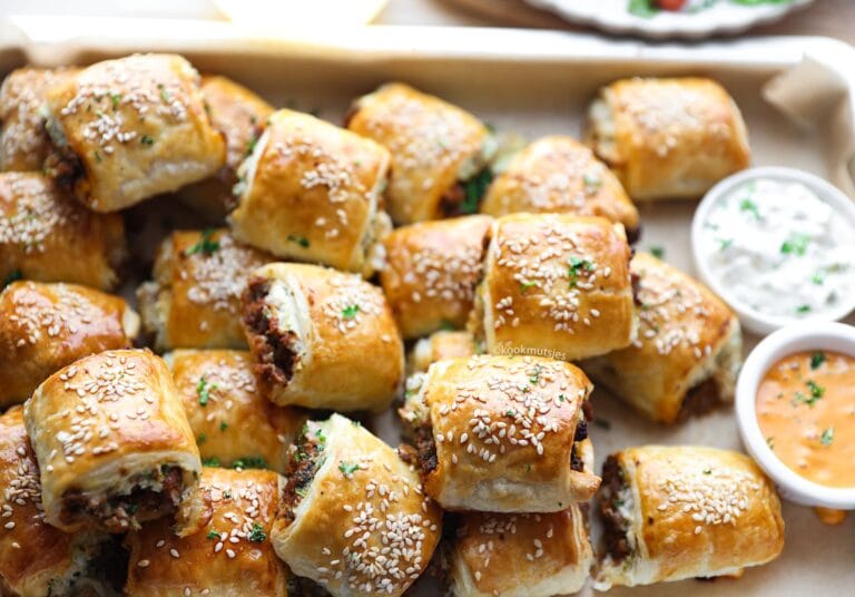 Bladerdeeghapjes met Gehakt en Ricotta