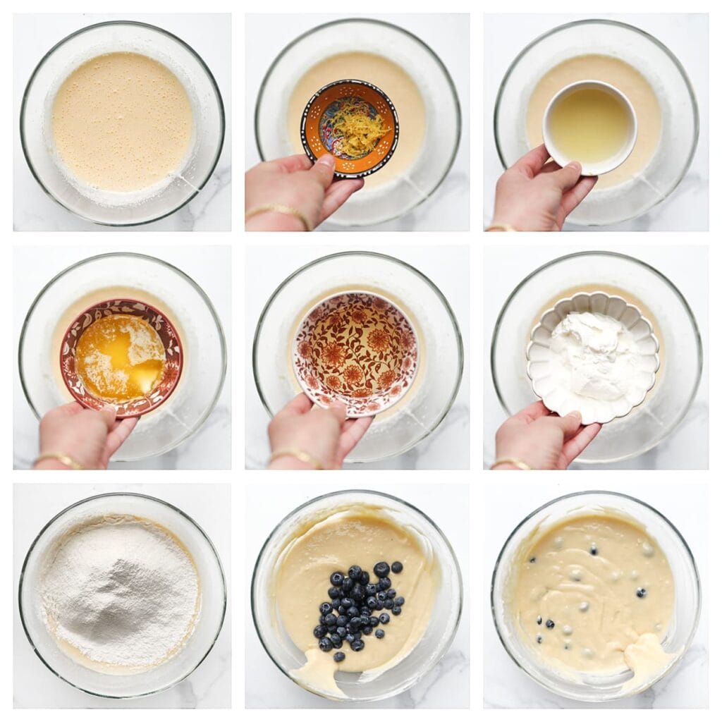 Voeg de gesmolten roomboter en zonnebloemolie toe. Mix 1 minuut. Voeg de yoghurt, het citroensap en de citroenrasp toe. Meng goed. Zeef de bloem en het bakpoeder boven de kom en mix tot een glad beslag. Voeg de helft van de bosbessen toe en spatel deze er doorheen.