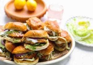 Snelle Kip-Parmezaan Broodjes Kookmutsjes