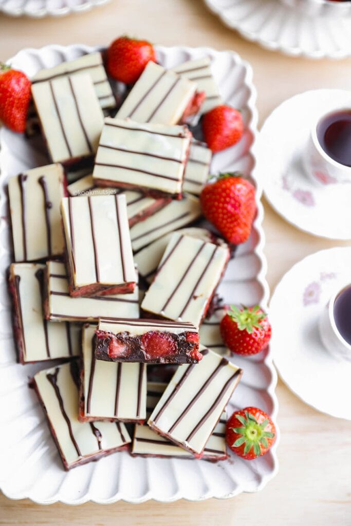 Chcooalade Aardbeien Bars eindresultaat Kookmutsjes