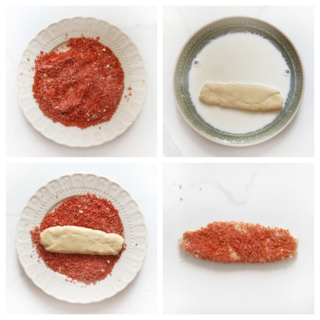 Doop de deegstaven kort in melk en rol ze daarna door het Takis-kaasmengsel.