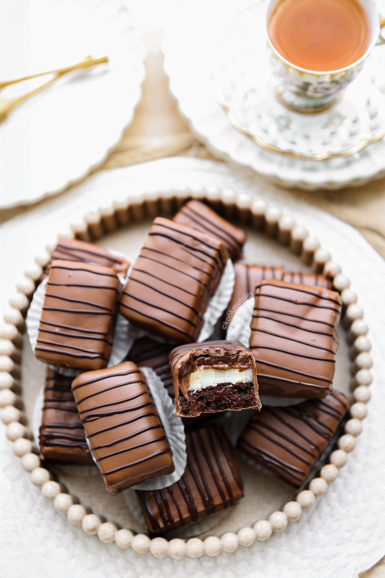 Chocoladecakes met Gele room eindresultaat Kookmutsjes