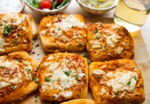 Rode Pesto Gehaktbroodjes Kookmutsjes