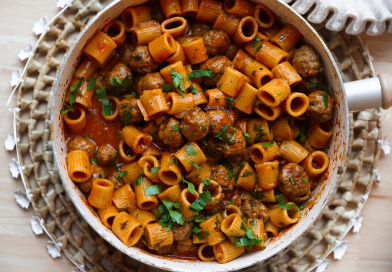 Rigatoni met Gehaktballen in Tomatensaus