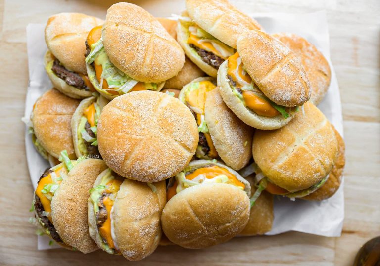 Griesmeel-Cheeseburgers